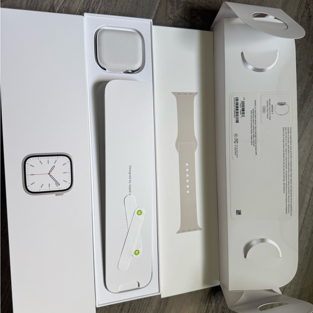 Apple Watch Series 7 45mm Aluminum Case with Sport Band - Starlight GPS EUC! - Picture 7 of 9